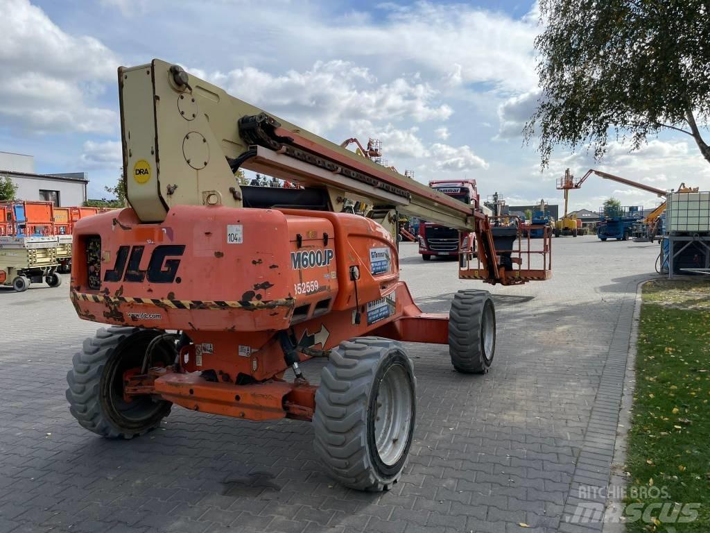 JLG M 600 JP 관절형 전동이동 리프트