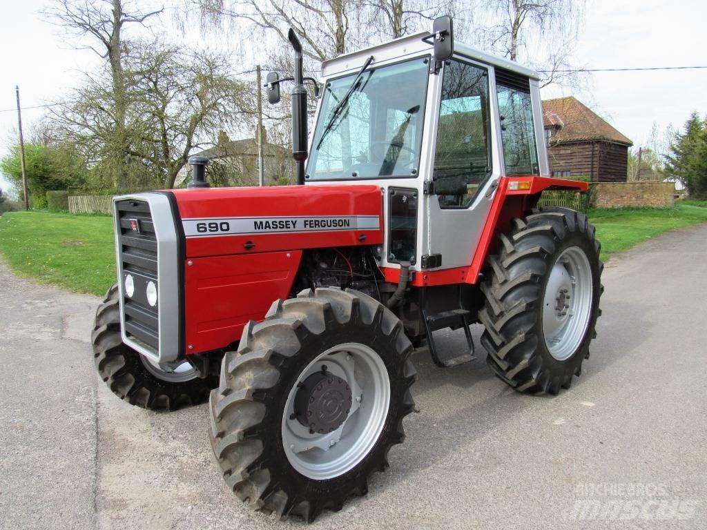 Massey Ferguson 690 트랙터