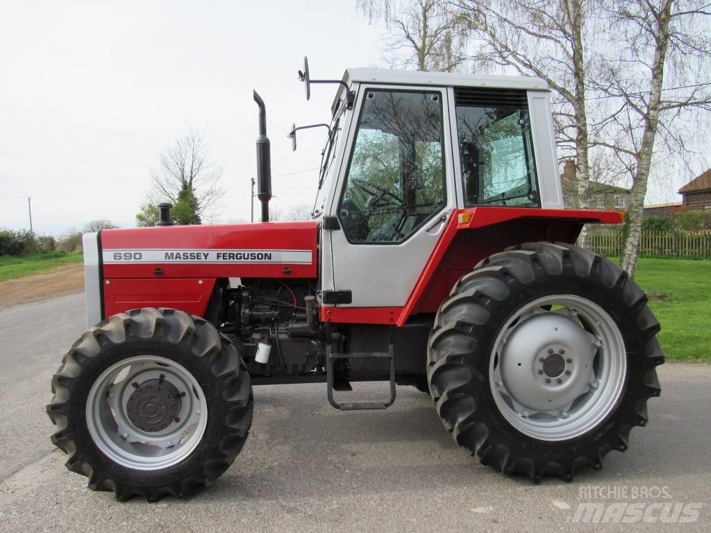 Massey Ferguson 690 트랙터