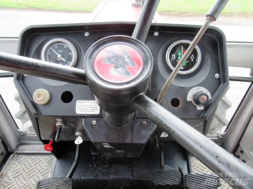 Massey Ferguson 690 트랙터