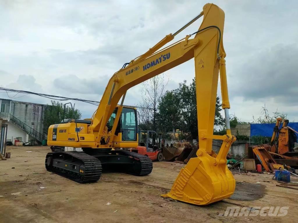 Komatsu PC 220 대형 굴삭기 29톤 이상