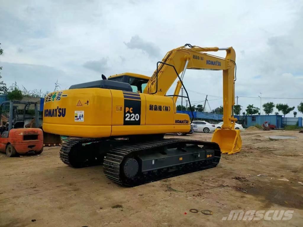 Komatsu PC 220 대형 굴삭기 29톤 이상