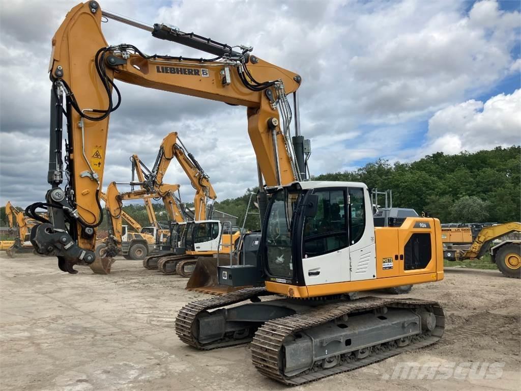 Liebherr R924 대형 굴삭기 29톤 이상