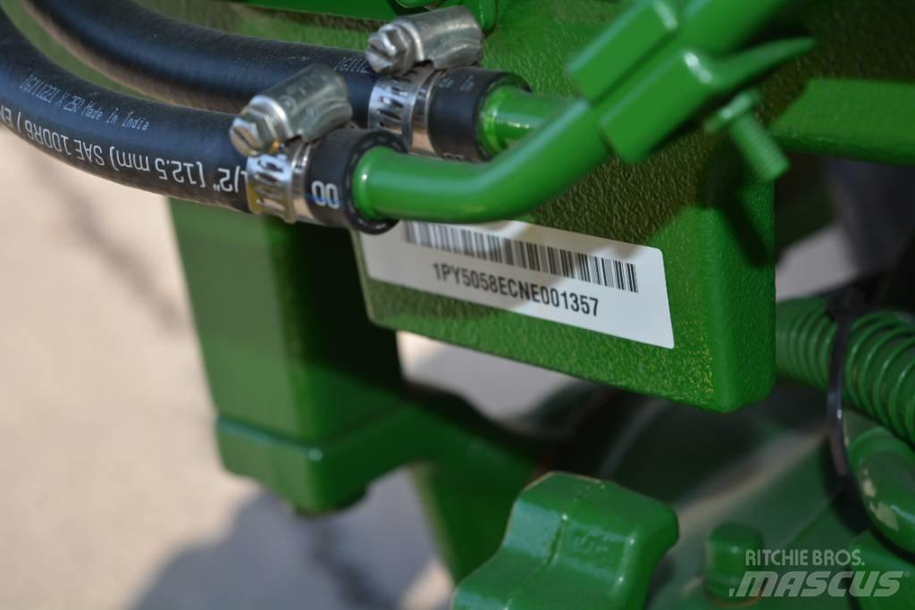 John Deere 5058E 트랙터