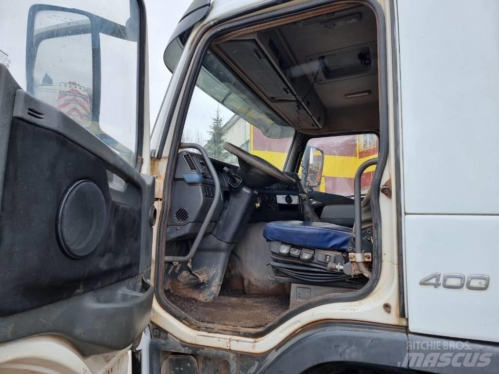 Volvo FM400 8x4 스킵 로더 트럭