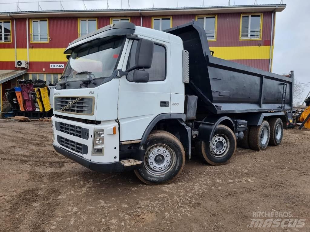 Volvo FM400 8x4 스킵 로더 트럭
