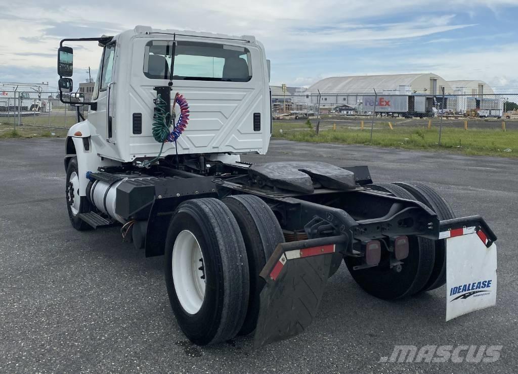 International MV607 트랙터 유닛