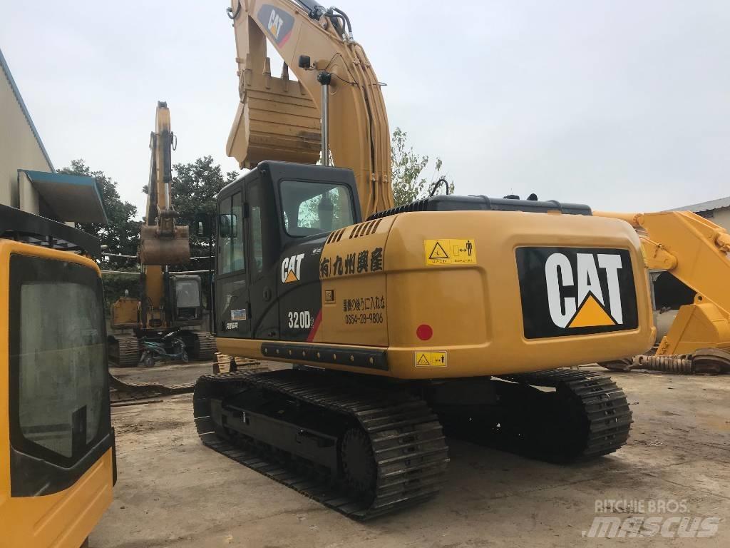 CAT 320 D L 대형 굴삭기 29톤 이상