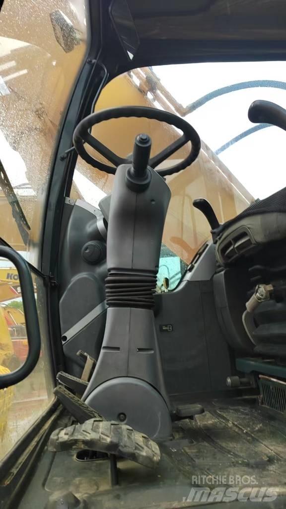 Hyundai 210W-9  휠 굴삭기