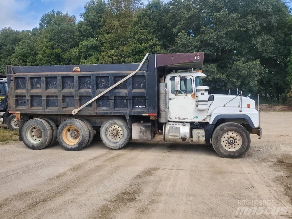 Mack RD 688 S 덤프 트럭