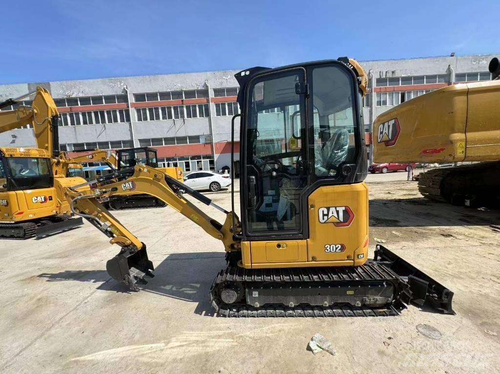 CAT 302 소형 굴삭기 7톤 미만