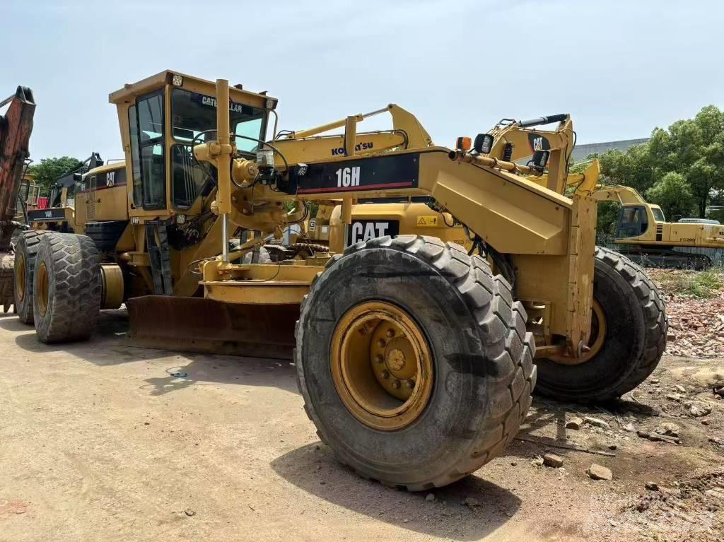 CAT 16h 그레이더