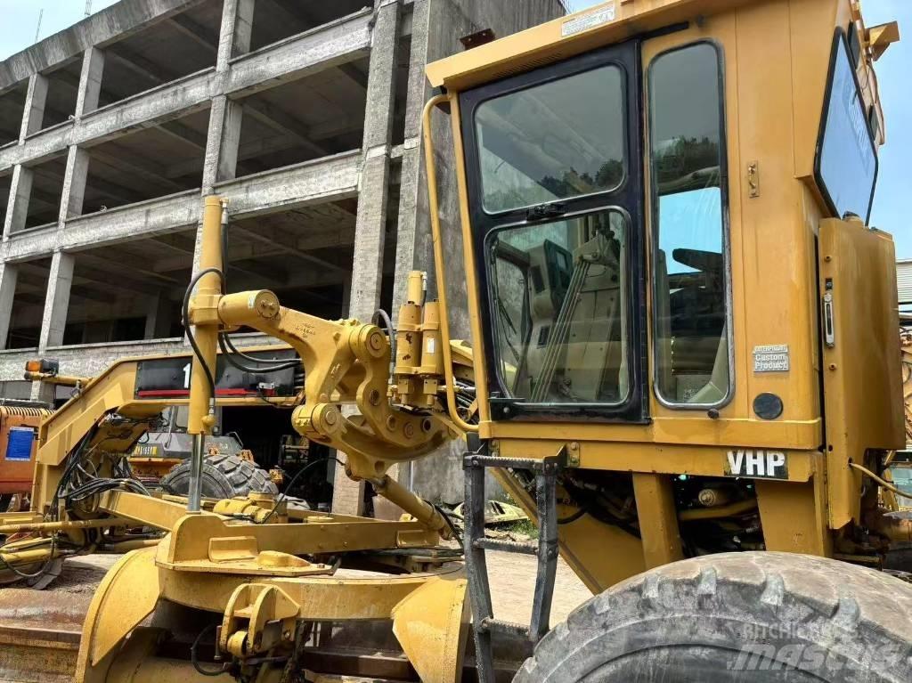CAT 16h 그레이더