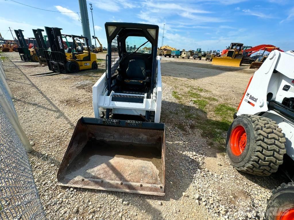 Bobcat T 110 궤도식 로우더