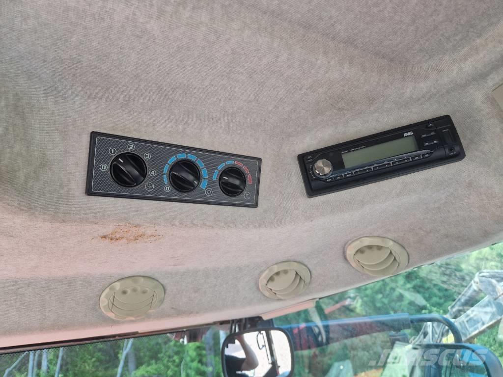 Massey Ferguson 5713 트랙터