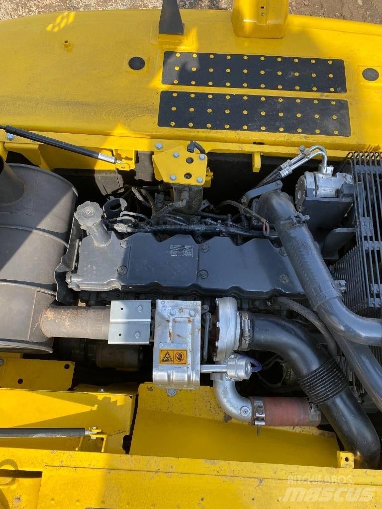 Komatsu 240LC-8 대형 굴삭기 29톤 이상