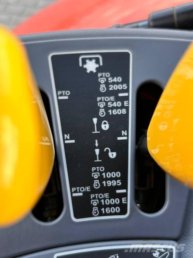 Kubota M 7153 트랙터