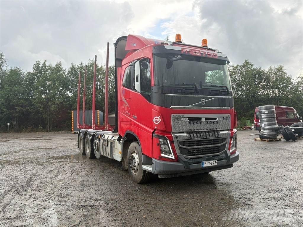 Volvo FH16 목재 트럭