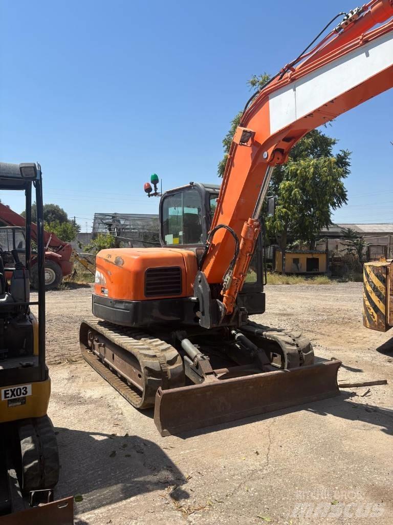 Doosan DX 80 R 중형굴삭기 7톤-28톤