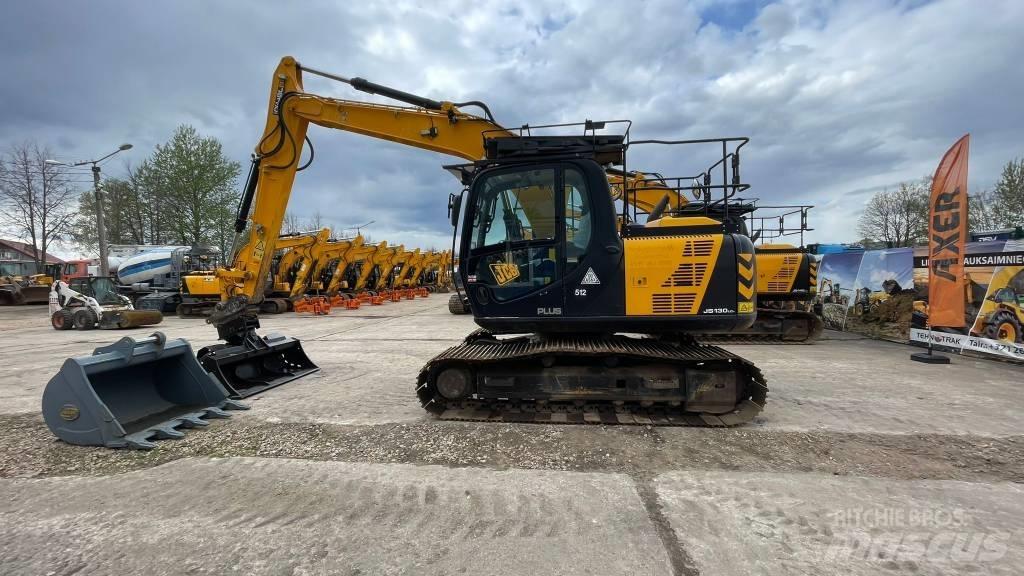 JCB JS 130 LC 대형 굴삭기 29톤 이상
