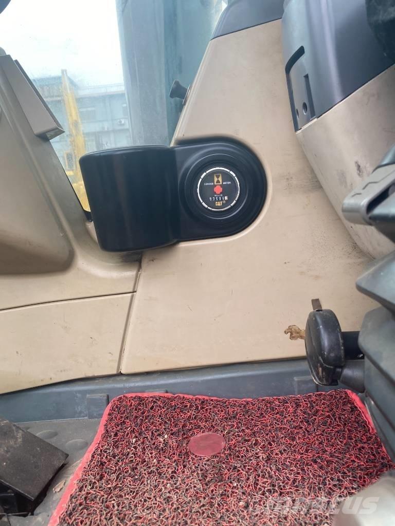CAT 330 D L 대형 굴삭기 29톤 이상