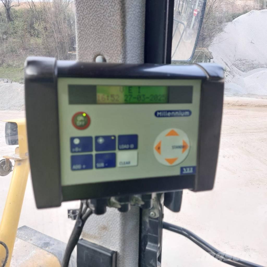 Komatsu WA 600-3  휠로우더