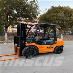 Toyota 7 FDN 30 디젤 지게차