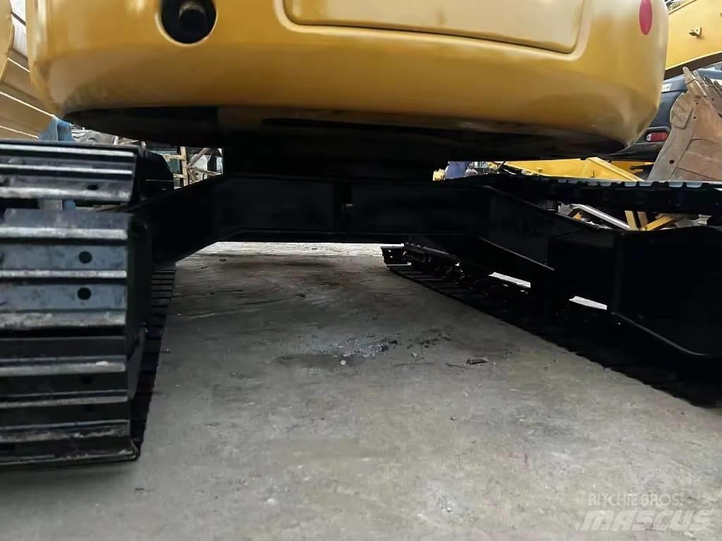 CAT 304 CR 소형 굴삭기 7톤 미만