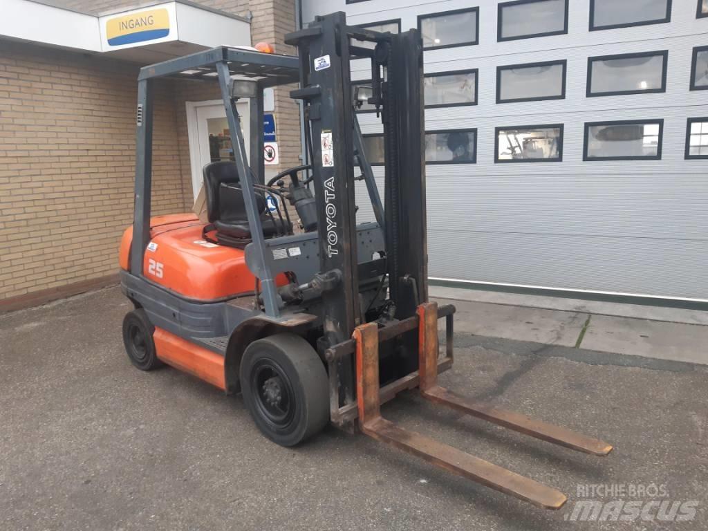 Toyota 6 FDF 25 디젤 지게차