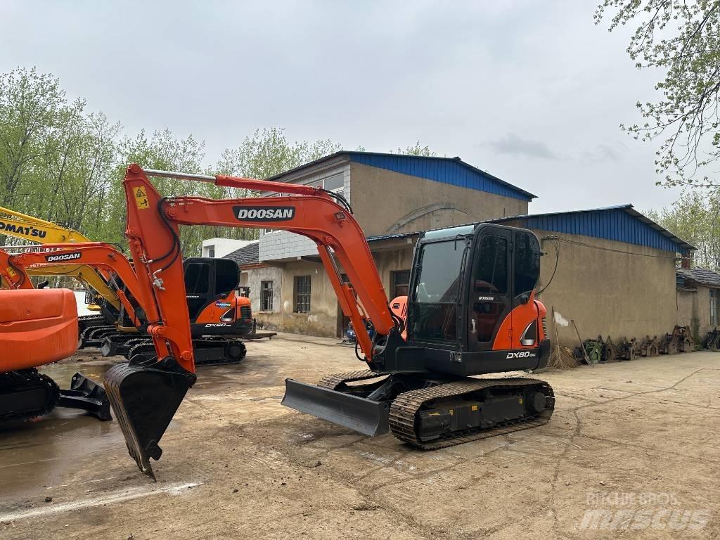 Doosan DX 60 소형 굴삭기 7톤 미만