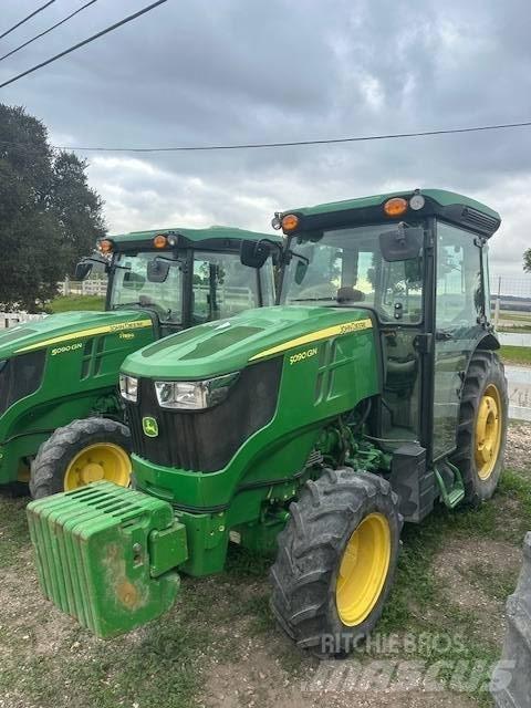 John Deere 5090 GN 트랙터