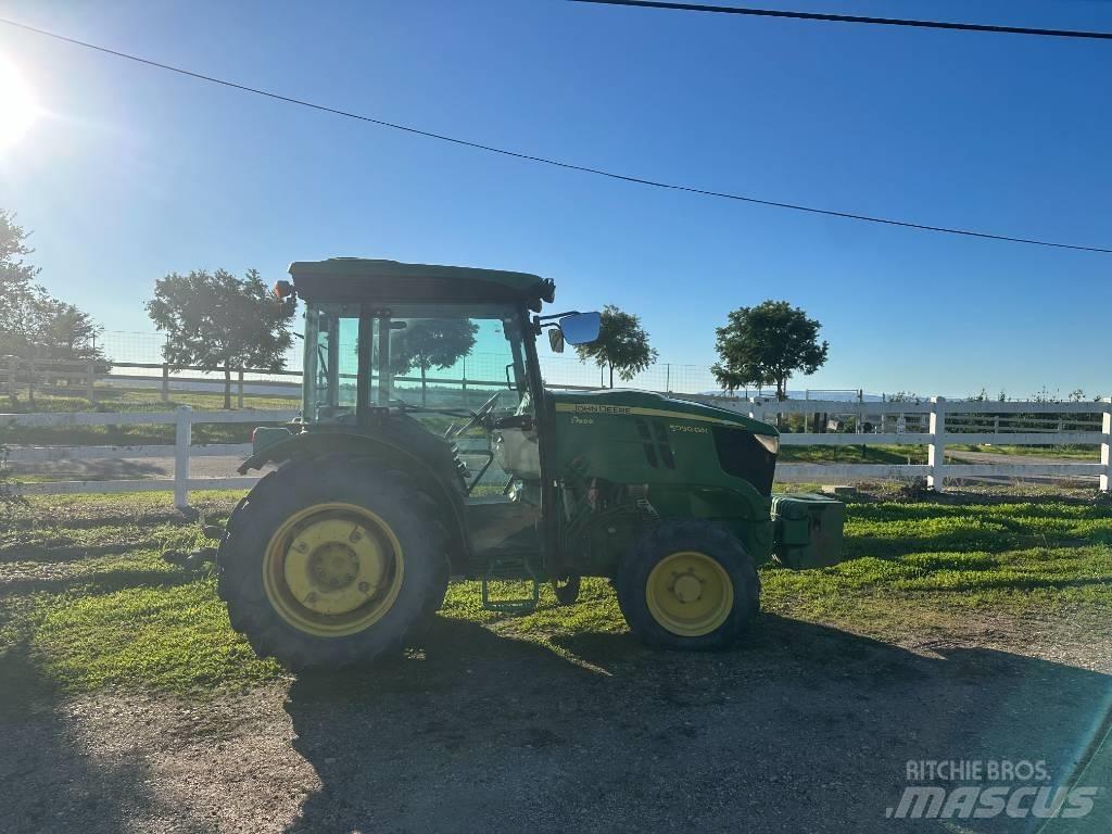 John Deere 5090 GN 트랙터