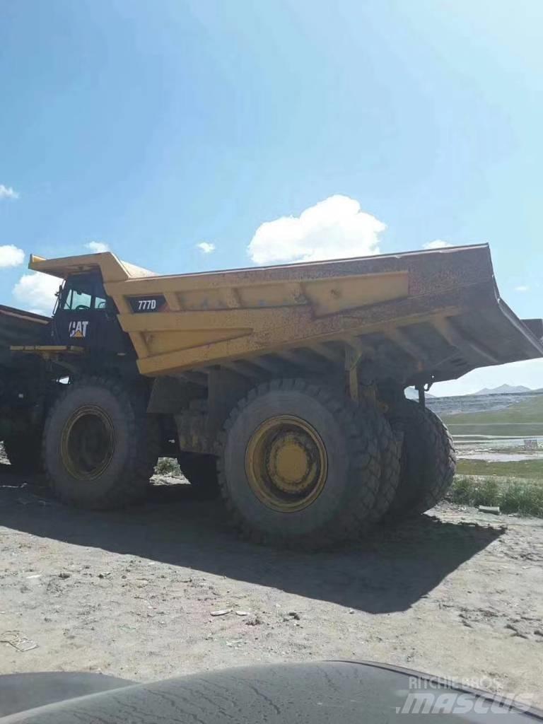 CAT 777 D 초대형 덤프 트럭