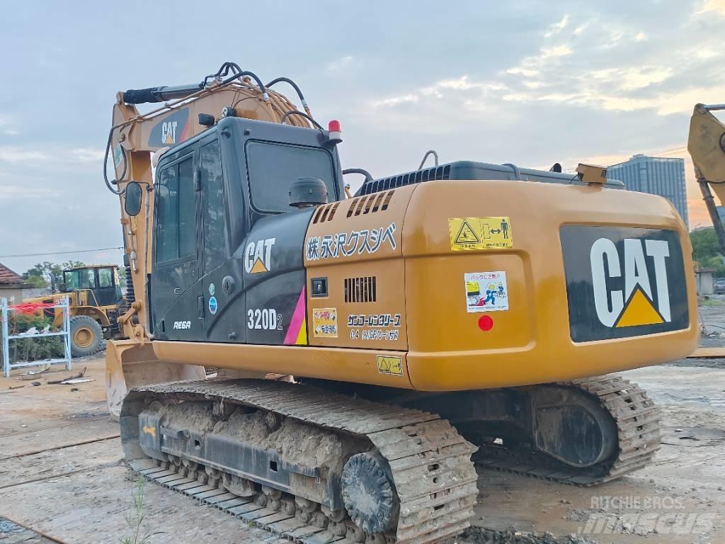CAT CAT 320D2 대형 굴삭기 29톤 이상