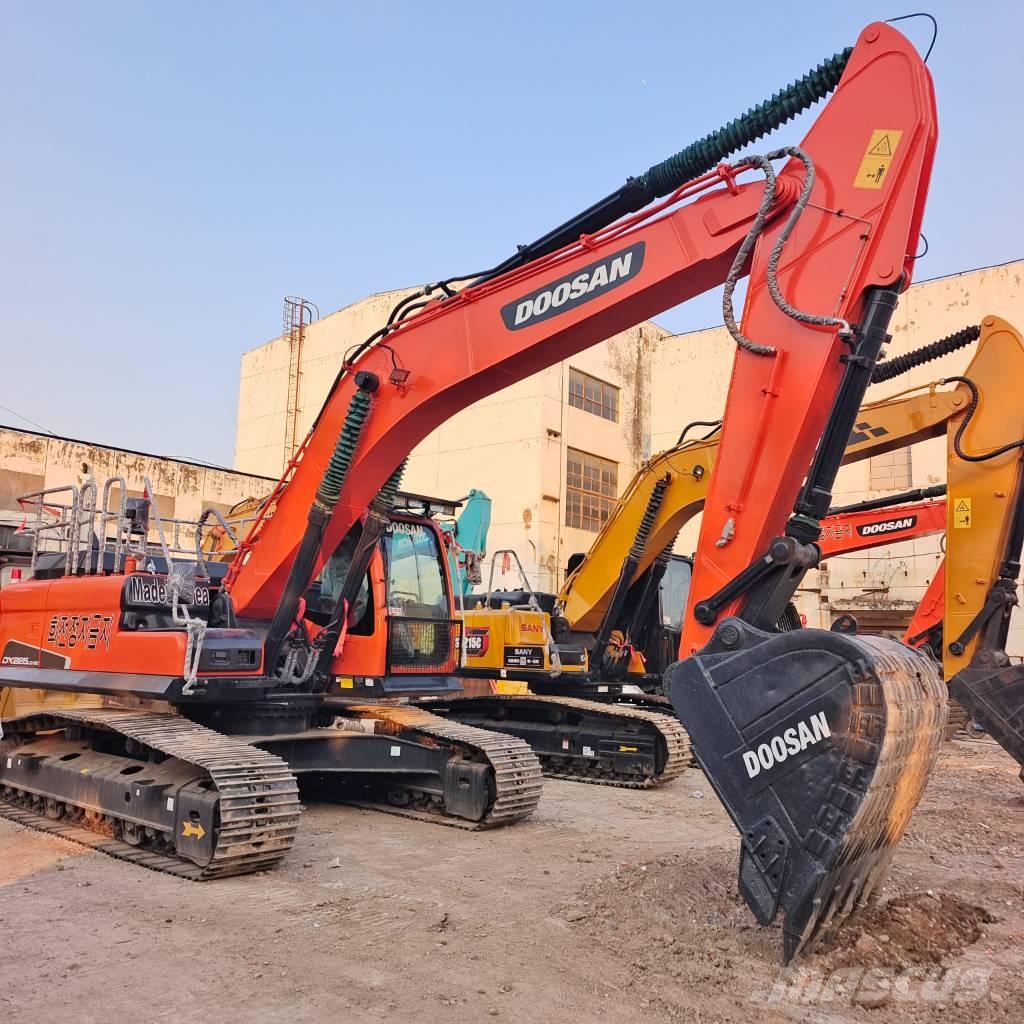 Doosan DX225LC-9C 대형 굴삭기 29톤 이상