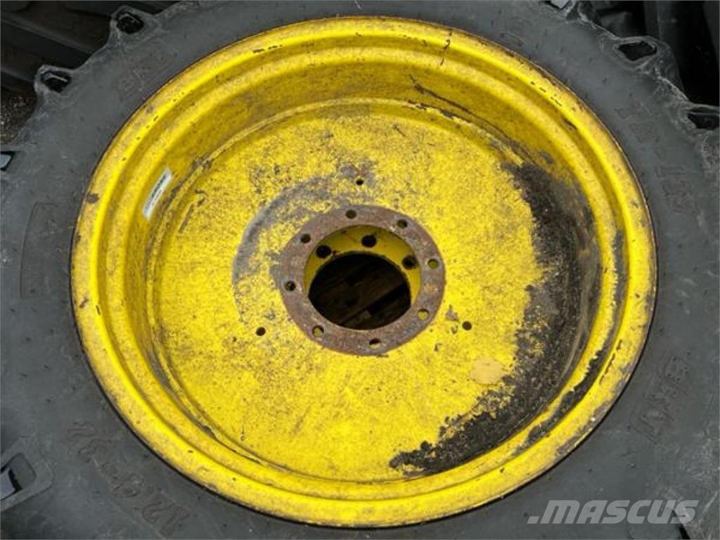 BKT 12.4-32 타이어, 휠 및 림