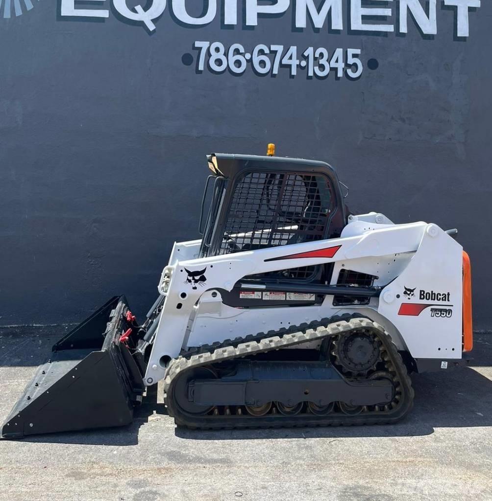 Bobcat T 550  스키드로더