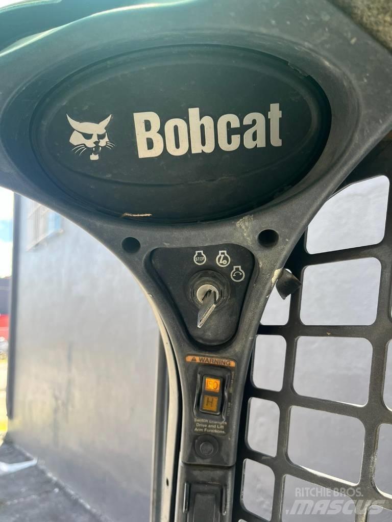 Bobcat T 550  스키드로더