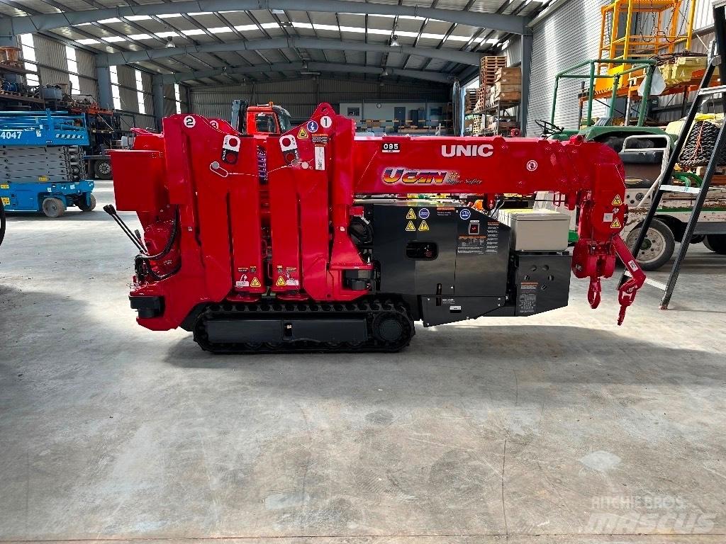 Unic URW 095 A/T 크레인
