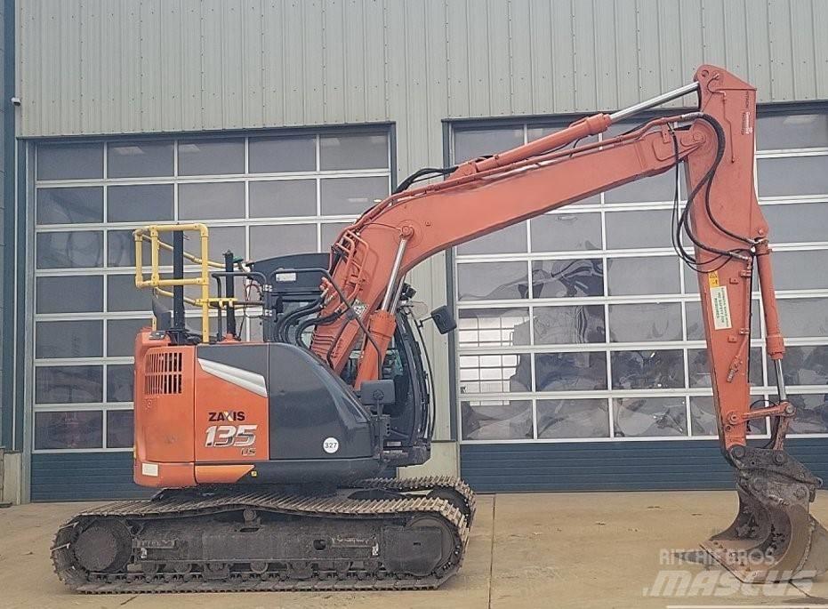 Hitachi ZX135US-7 대형 굴삭기 29톤 이상
