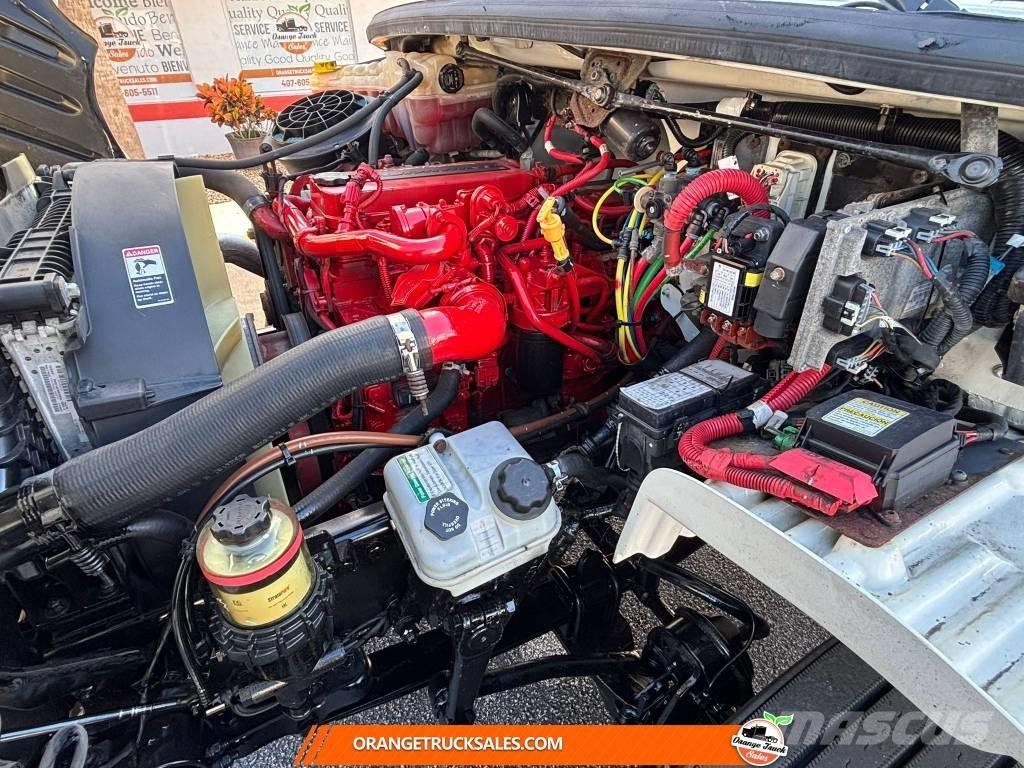 Freightliner M2 탑차 트럭