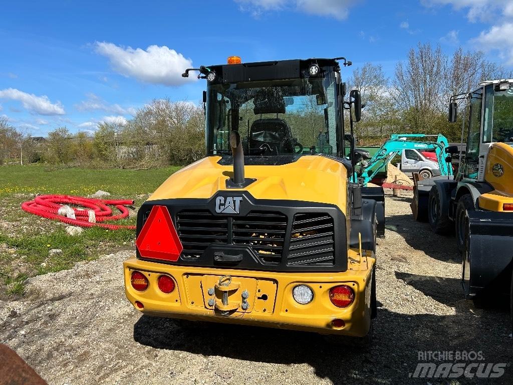 CAT 906  휠로우더