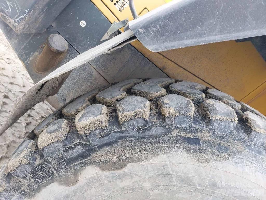 Komatsu WA380-5  휠로우더