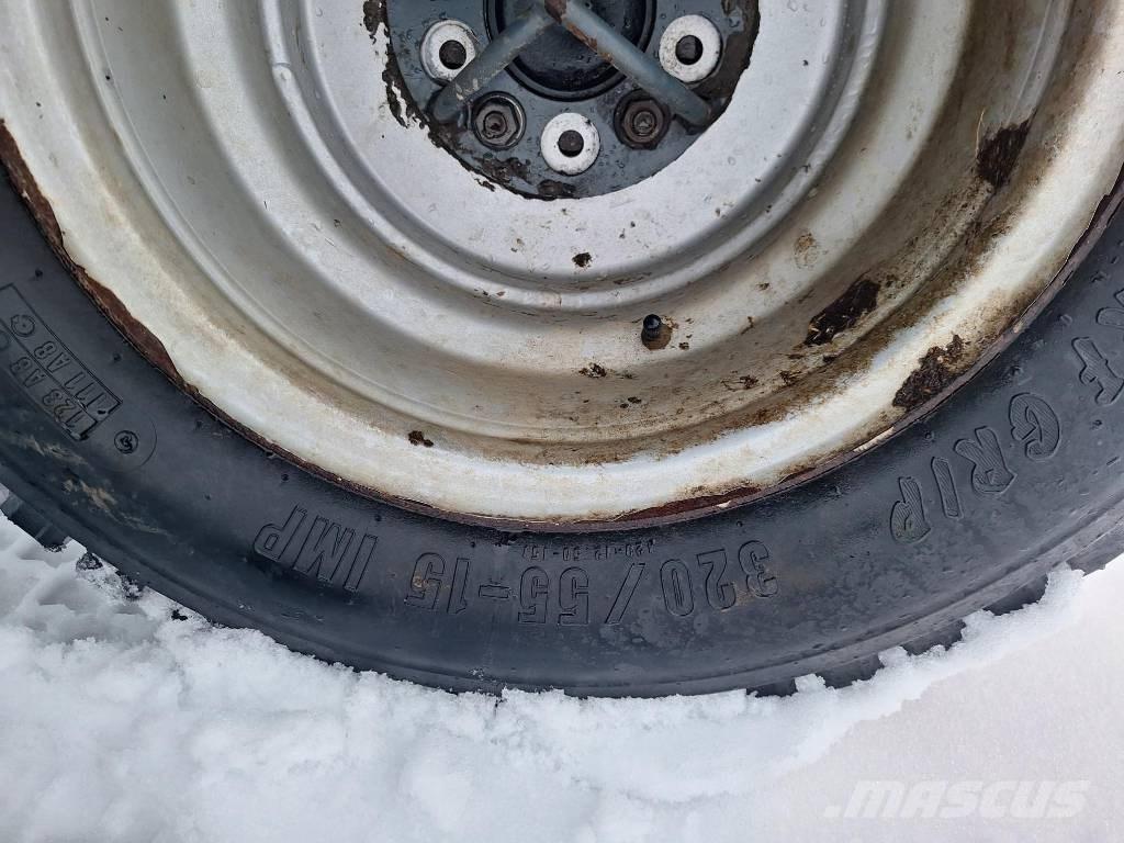 Avant 745 다목적 로더