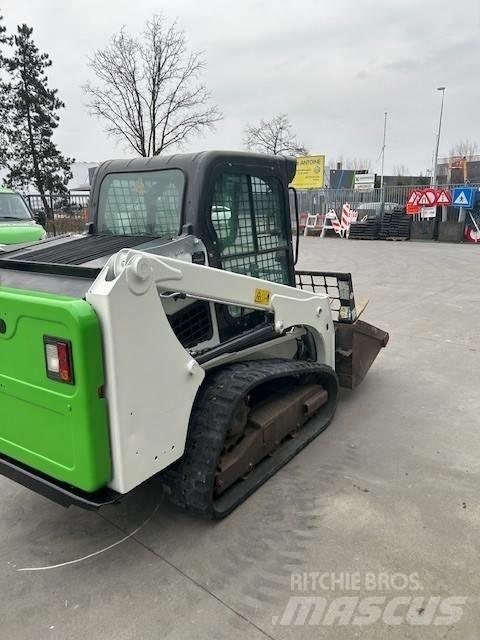 Bobcat T 450  스키드로더