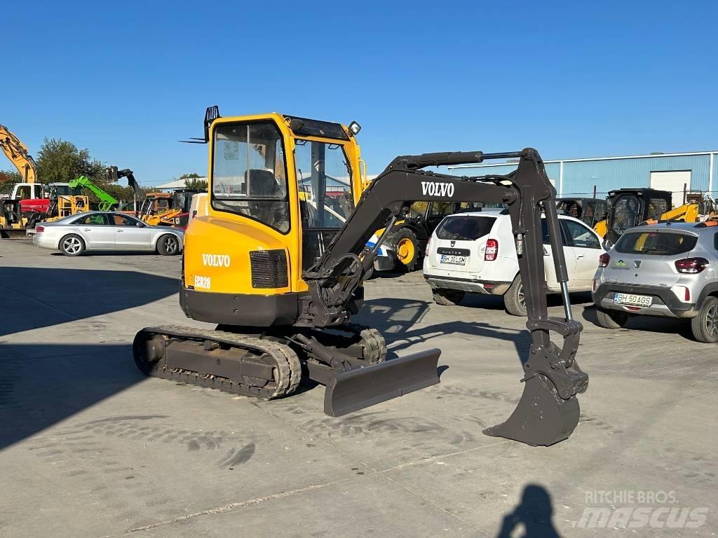 Volvo ECR 28 소형 굴삭기 7톤 미만