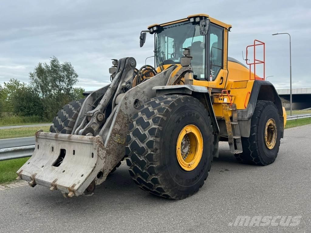 Volvo L220H  휠로우더