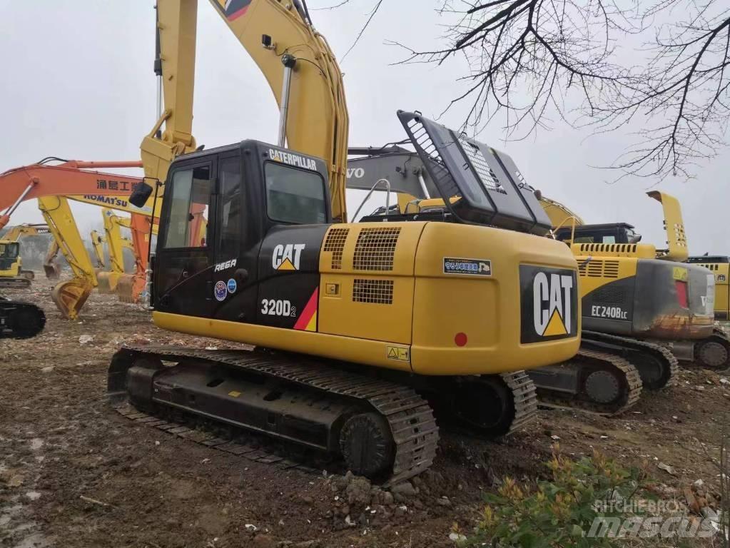 CAT 320 D L 대형 굴삭기 29톤 이상