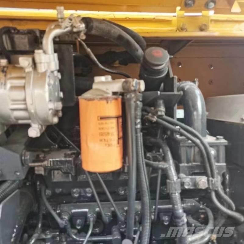 Komatsu PC 60 대형 굴삭기 29톤 이상