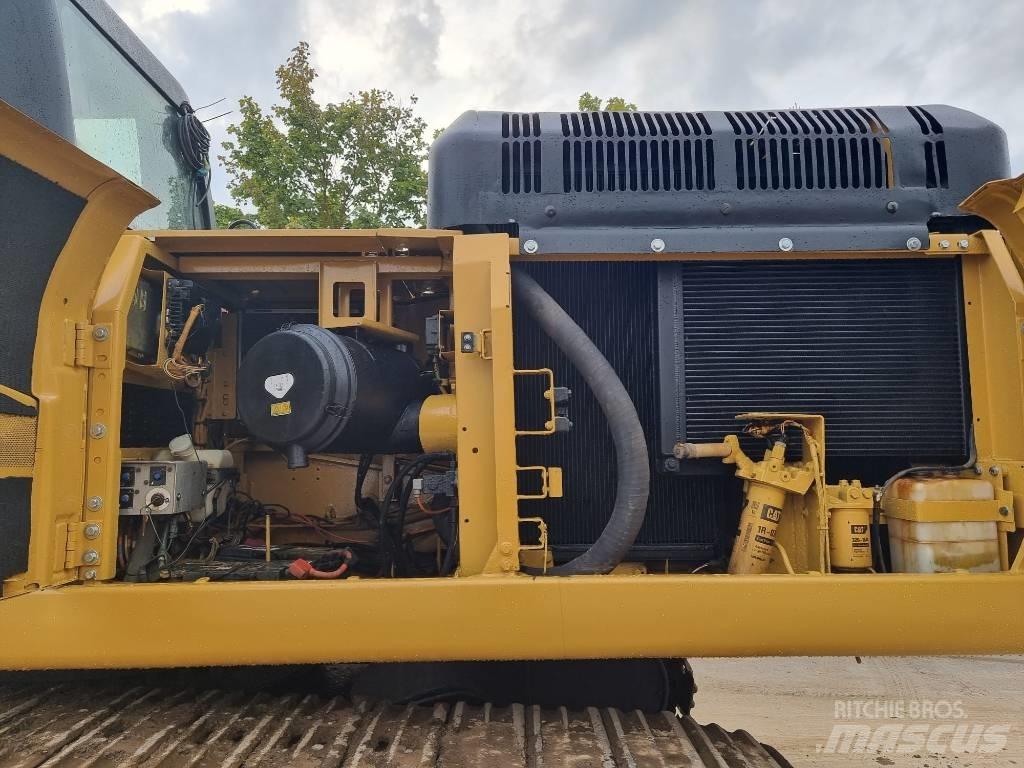 CAT 330 D 대형 굴삭기 29톤 이상